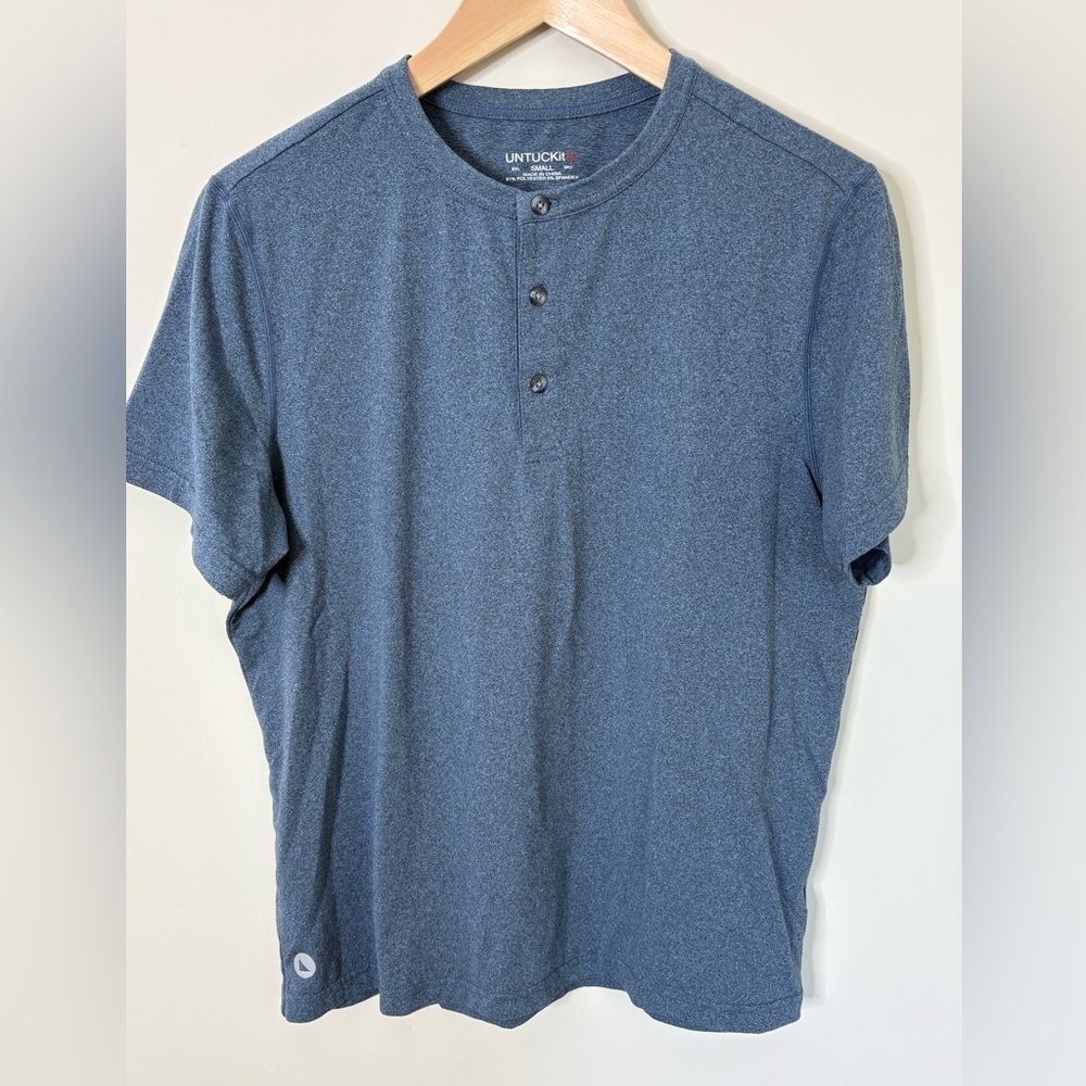 Untuckit Set of 2 Short Sleeve Tshirts Clarendon & Kanzler Blue and Red Size S - Picture 4 of 13